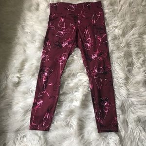 Fabletics Mid-Rise Printed Powerhold 7/8 Leggings